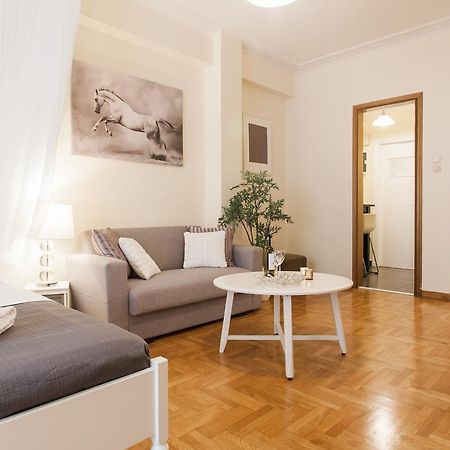 Athenian Home By Livin Urbban Екстер'єр фото