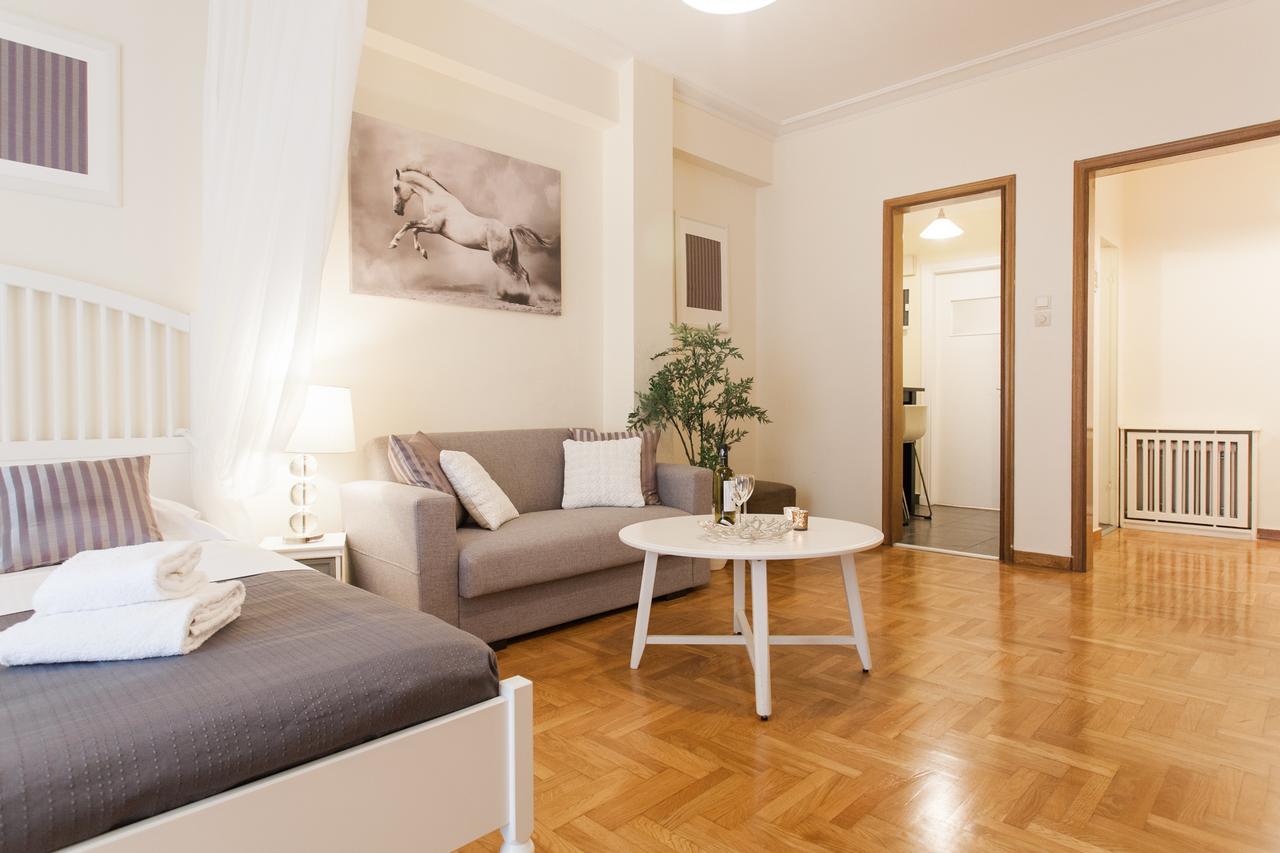 Athenian Home By Livin Urbban Екстер'єр фото