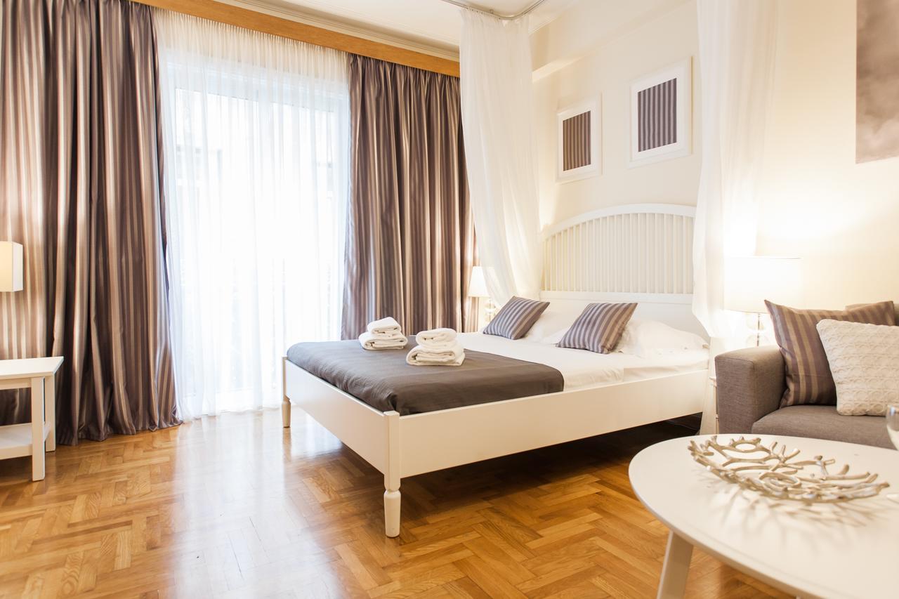 Athenian Home By Livin Urbban Екстер'єр фото