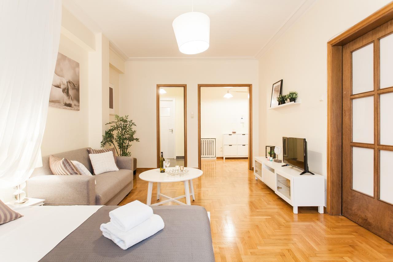 Athenian Home By Livin Urbban Екстер'єр фото